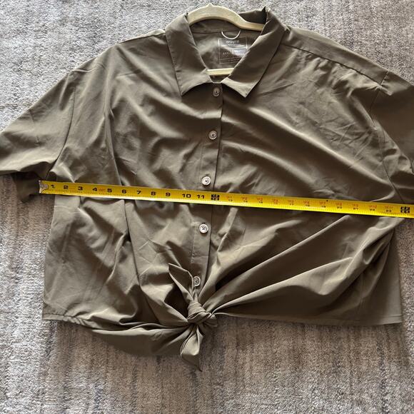 Wayre Tie Front Button Up Crop Travel Top in Fern Green XXXL - Picture 7 of 7